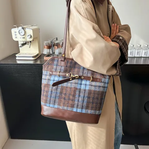 Retro Leopard Plaid Woolen Tote Bag Women Large Capacity Shoulder Bag Vintage Patchwork Leather Handbag Casual Commuting Bag