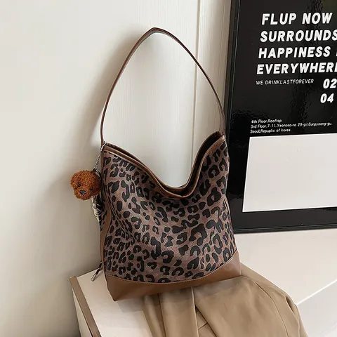 Große Kapazität Leopardenmuster Tragetasche Damen Vintage PU Leder Leinwand Schultertasche Mit Bärenanhänger Pendler Handtasche