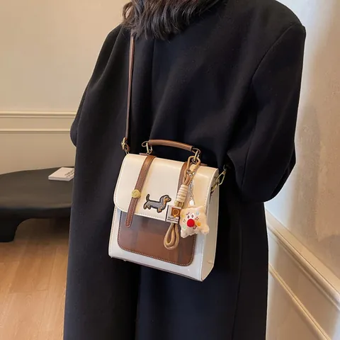 Mini Mochila Retro para Mujer Bordado Teckel Bloque de Color Bolso de Hombro de Cuero PU Con Colgante de Felpa Mochila de Viaje