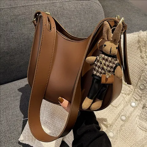 Women Vintage PU Leather Half Moon Hobo Bag Large Capacity Crossbody Shoulder Bag With Rabbit Charm For Daily Minimalist Tote
