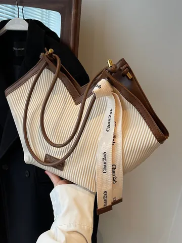 Borsa Tote Plissettata a Grande Capacità Donna Borsa a Tracolla in Pelle PU a Forma di V Con Decorazione in Nastro di Raso
