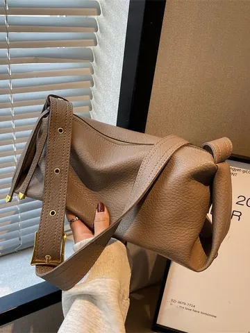 Damen Mode Litschitextur PU Leder Unterarmtasche Große Kapazität Minimalistisch Goldene Hardware Schultertasche Kissen Tasche