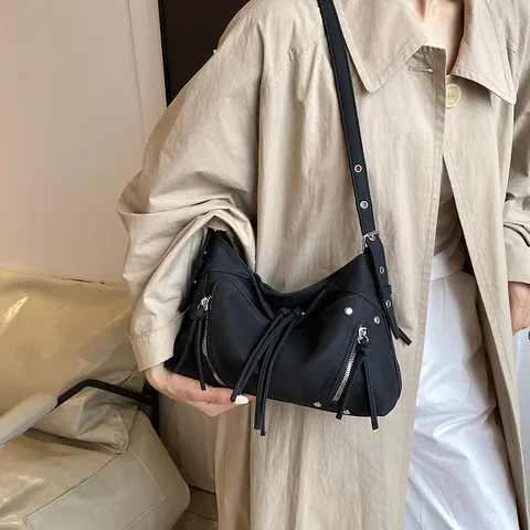 Borsa Sottobraccio Donna con Frange Moda Morbida Pelle PU Locomotiva Spalla Crossbody Tote Bag Streetwear Casual Pendolare Borsa