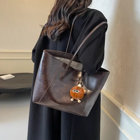 Maillard Style Large Capacity Tote Bag Retro PU Leather Shoulder Bag For Women Casual Urban Commuter Handbag With Monster Plush Pendant