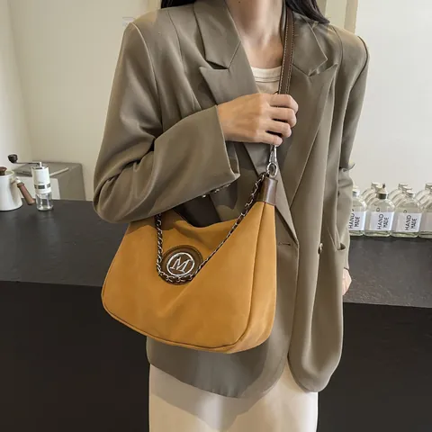 Sac Hobo en Cuir PU Rétro pour Femmes Chaîne en Métal Logo M Mat Grande Capacité Sac à Bandoulière Fourre-Tout Quotidien