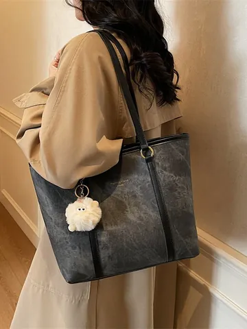 Bolso Tote de Cuero PU de Gran Capacidad Vintage para Mujer Bolso de Hombro Con Textura de Mármol y Colgante de Peluche Casual