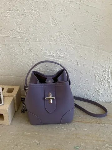 Vintage Minimalist PU Leather Bucket Bag For Women Elegant Retro Handbag With Metal Chain Shoulder Strap Twist Lock Crossbody Bag