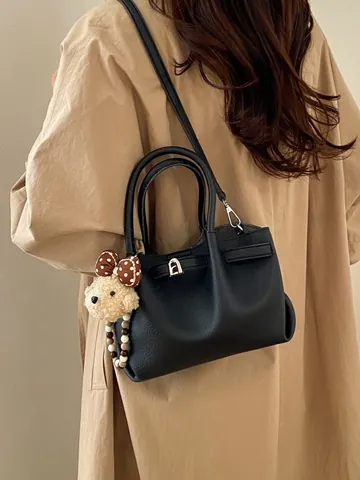 Women Stylish Litchi Pattern PU Leather Bucket Bag Minimalist Crossbody Shoulder Bag With Cute Plush Bear Charm Handbag