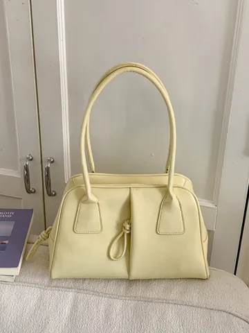 Damen Stilvolle PU Leder Tote Tasche Große Kapazität Minimalistisch Pendler Umhängetasche Mit Knoten Dekor Und Plüschpuppe Anhänger