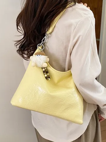 Sac Hobo en Cuir PU Plissé Rétro pour Femmes Sac Fourre-tout à Bandoulière de Grande Capacité Avec Pendentif Gnome en Peluche Sac à Main de Navetteur Minimaliste