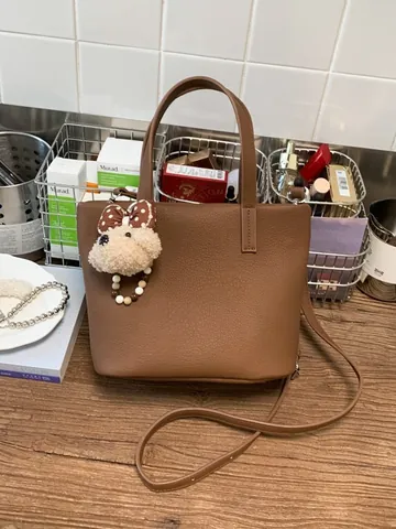 Women Retro PU Leather Bucket Bag Minimalist Litchi Texture Tote Handbag Fashion Crossbody Shoulder Bag With Plush Bear Pendant Daily Casual Bag