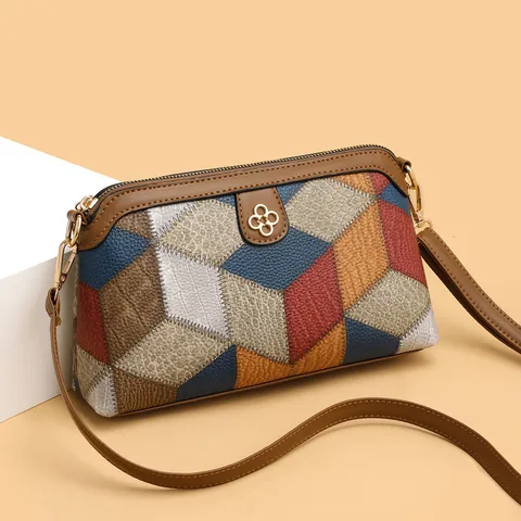 Borsa a Tracolla da Donna con Giunzione Geometrica Bohémienne Pelle PU con Texture Litchi Piccola Borsa a Spalla Quadrata Fibbia Quadrifoglio Oro Chiusura a Cerniera