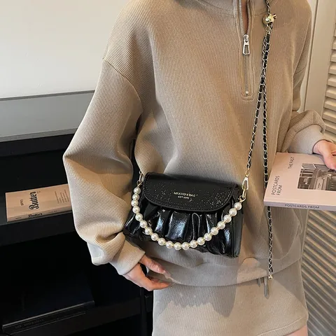 Bolso de Nube Fruncido para Mujer Elegante Bolso Bandolera de Cuero PU Con Cadena de Perlas Artificiales Decorativa Bolso de Hombro para Fiesta