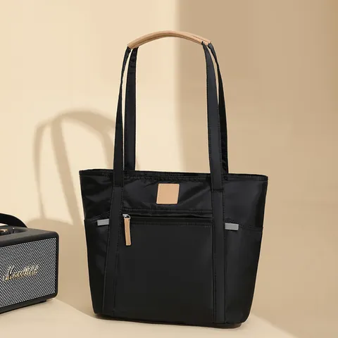 Women Oxford Cloth Large Capacity Tote Bag Minimalist Waterproof Lightweight Handbag For Daily Commuting Simple Mom Bag