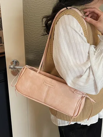 Sac Sous le Bras en Cuir PU Style Coréen Sac à Épaule Minimaliste Avec Nœud Coulissant et Plaque Métallique Sac Baguette Polyvalent pour Femmes