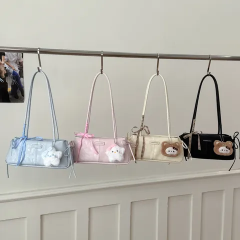 Damen Mode PU Leder Unterarmtasche Mit Schleife Und Plüschanhänger Boston Schultertasche Minority Casual Täglich Handtasche