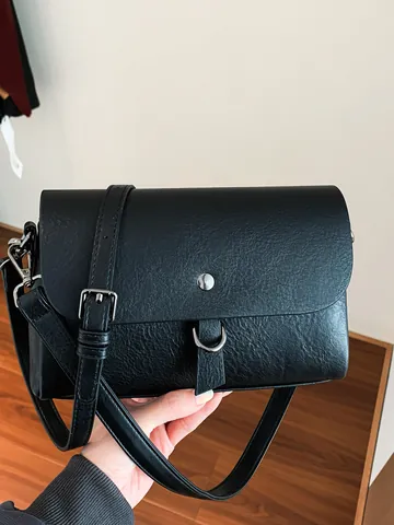 Bolso de Bandolera Pequeño Cuadrado de Cuero PU Minimalista para Mujer Con Hebilla Plateada Bolso de Hombro Casual Elegante Diario