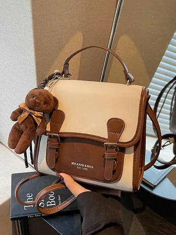 Damen Retro Patchwork PU Leder Rucksack Vintage Farbblock Tote Bag Mit Bärenanhänger Vielseitige Umhängetasche Für Den Alltag