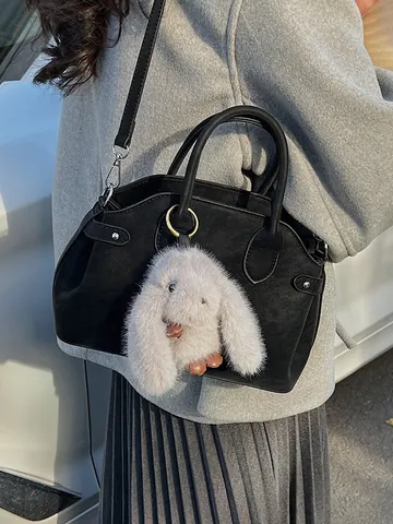 Bolso Baguette de Cuero PU Mate Vintage Para Mujer Bolso de Mano Retro Con Colgante de Conejo Color Sólido Bandolera