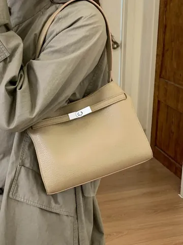 Vintage Litchi Texture PU Leather Shoulder Bag For Women Minimalist Tote With Silver Turn Lock Commuter Crossbody Bag