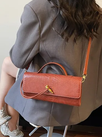 Vintage Snake Embossed PU Leather Baguette Bag For Women With Metallic Knot Lock Portable Single Shoulder Crossbody Handbag Fashion Purse