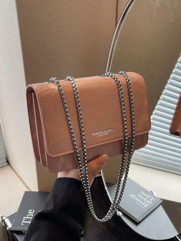 Borsa a Tracolla Piccola Quadrata da Donna in Pelle PU Increspata Minimalista con Catena in Metallo per Viaggi Quotidiani