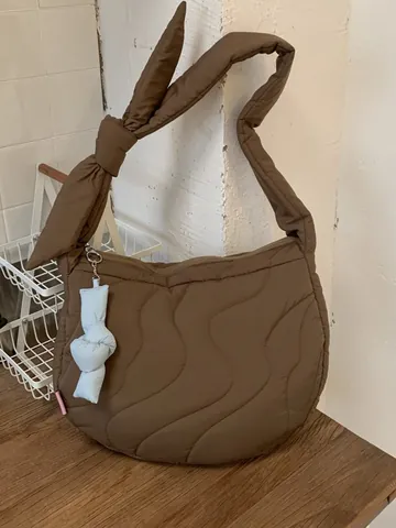 Damen Gesteppte Puffer Tragetasche Große Kapazität Wellenmuster Hobo Schultertasche Mit Knotengurt Anhänger Leichte Nylontasche