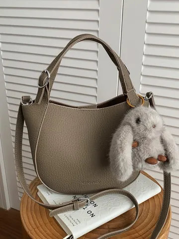 Women Litchi Grain Hobo Bag Vintage PU Leather Shoulder Bag With Plush Rabbit Charm Adjustable Strap Minimalist Crossbody Handbag