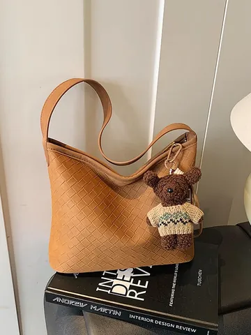 Minimalist PU Leather Woven Tote Bag For Women Solid Color Shoulder Bag With Bear Pendant Retro Commuter Handbag