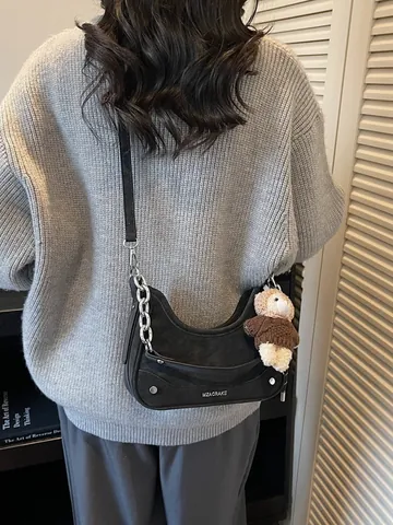 Vintage PU Leather Hobo Shoulder Bag For Women Small Half Moon Crossbody Bag With Chain Decor And Bear Plush Charm Daily Streetwear Handbag