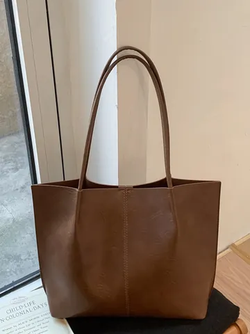 Women Large Capacity PU Leather Tote Bag Fashion Simple Commuter Shoulder Bag With Heart Pendant Solid Color Handbag