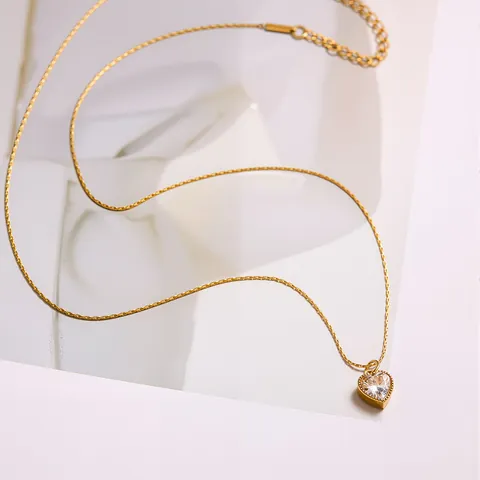 Fashion 304 Stainless Steel Heart Pendant Necklace For Women PVD Gold Plated Pink White Zirconia Sweet Romantic Choker Jewelry