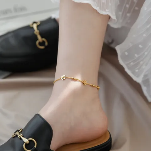 Elegant Titanium Stainless Steel Daisy Flower Anklet For Women 18K Gold Plated Sweet Floral Foot Jewelry Adjustable Thin Chain