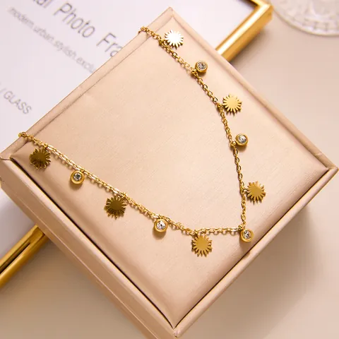 Elegant Stainless Steel Pendant Necklace For Women Gold Plated Zirconia Heart Butterfly Clover Charm Clavicle Chain Jewelry
