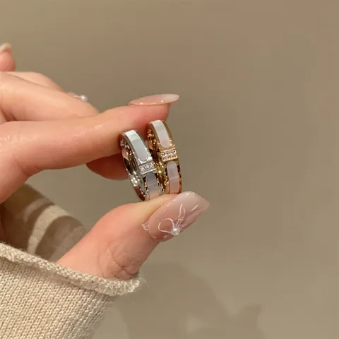 Fashion 304 Stainless Steel Ring With White Mother Of Pearl Inlay And Three Zircons Minimalist Jewelry For Women Dating Daily