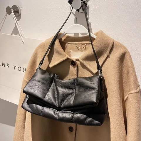 Bolso de Axila de Cuero PU Acolchado para Mujer Bolso de Hombro Cuadrado de Moda Puffy Bolso Baguette de Color Sólido Con Correa Ajustable Bolso Bandolera para Viaje Diario