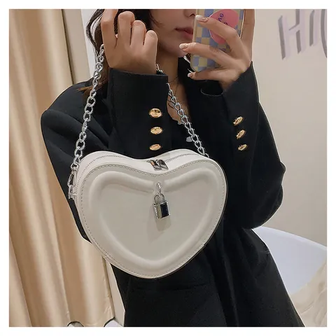 Fashionable Heart Shaped PU Leather Crossbody Bag For Women Girls Mini Shoulder Bag With Metal Chain And Lock Decoration