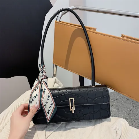 Borsa Baguette da Donna in Pelle PU con Goffratura Coccodrillo Decorazione Foulard in Raso Fibbia in Metallo Oro