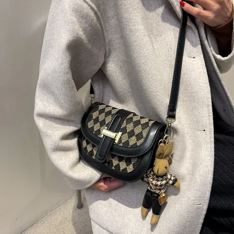 Bolso Bandolera Vintage Argyle Plaid para Mujer de Cuero PU y Tela Patchwork Bolso de Hombro Con Colgante de Conejo Hebilla Dorada