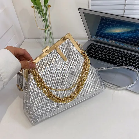 Borsa da Sera Vintage da Donna in Pelle PU con Texture a Scaglie di Pesce Cornice in Metallo Oro Catena Conchiglia Tracolla