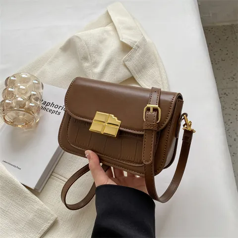 Sac Bandoulière Femme en Cuir PU à Motif Crocodile Avec Serrure en Or en Forme de Chocolat Sac à Main Rétro pour Usage Quotidien