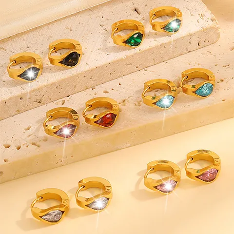 Boucles d'Oreilles Huggie en Acier Inoxydable Goutte d'Eau Zircone Plaqué Or Géométriques avec Cristaux Taille Poire pour Femmes Bijoux Cadeau