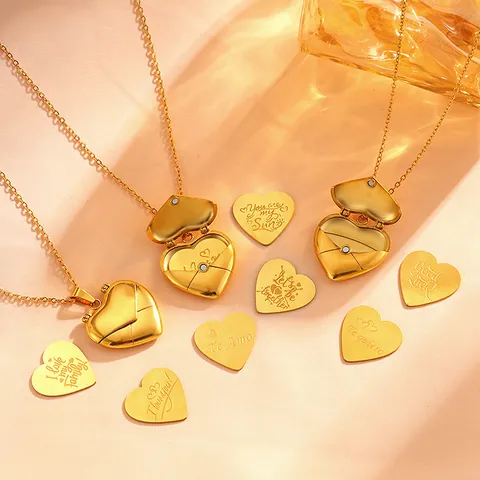 Collier Médaillon Cœur en Acier Inoxydable Plaqué Or Pendentif Photo Enveloppe Gravé Bijoux Commémoratifs Romantiques Cadeau pour Femmes Filles