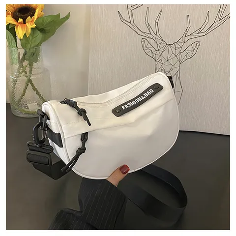Bolso Bandolera Casual de Nailon en Forma de Media Luna Correa Ancha Ajustable Color Sólido Bolso Hobo de Moda Callejera