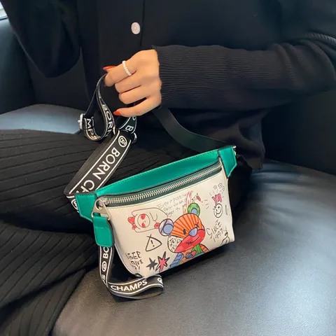 Riñonera de Cuero de PU de Moda para Mujer Con Patrón de Oso Graffiti Correa Ajustable con Letras Streetwear Moda Bolso de Pecho Cruzado