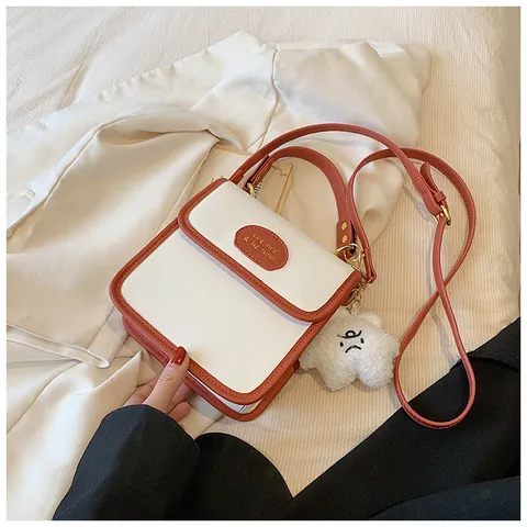 Bolso Bandolera Cuadrado de Cuero PU de Estilo Preppy Minimalista para Mujer Con Colgante de Peluche Bolso de Hombro