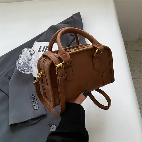 Women Vintage PU Leather Boston Bag Retro Lychee Texture Handbag With Adjustable Strap Golden Hardware Crossbody Bag