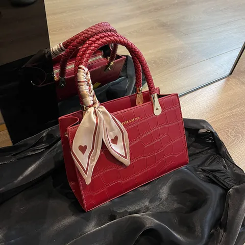 Sac à Main Vintage Motif Crocodile Pour Femme Avec Écharpe en Satin Poignée Tressée Sac Bandoulière Élégant en Cuir PU