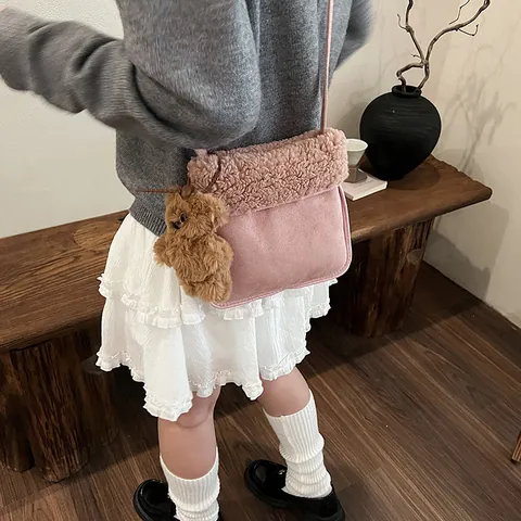 Bolso Bandolera Vintage para Mujer Patchwork de Borreguito Con Colgante de Oso de Peluche Textura de Gamuza Casual Otoño Invierno