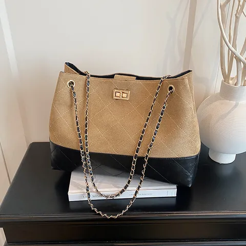 Grand Sac Fourre-tout pour Femme Vintage Matelassé en Cuir PU Sac à Bandoulière Épissage Avec Chaîne et Fermoir à Tourniquet